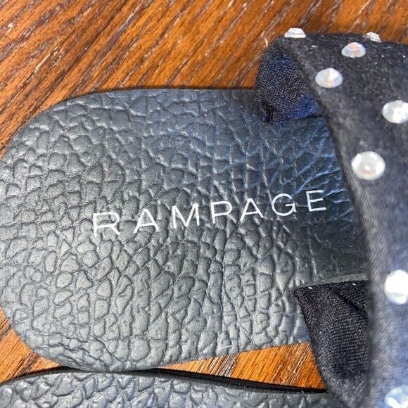 Woman’s rampage canvas open toe black thong sandal - Picture 5 of 9